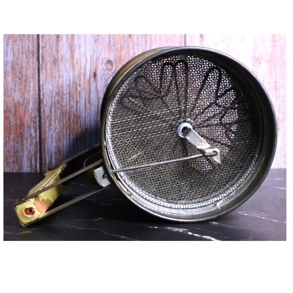 Vintage Mid-Century Androck Sifter Floral Design Mid Century Farmhouse Decor - Picture 8 of 8